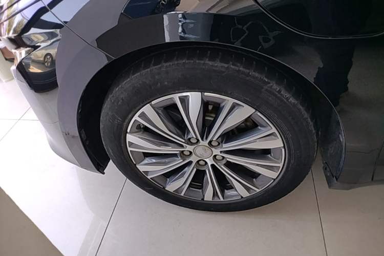 Used Hongqi E-QM5 2022 431 km Charge & Enjoy Edition Left Front Wheel Hub