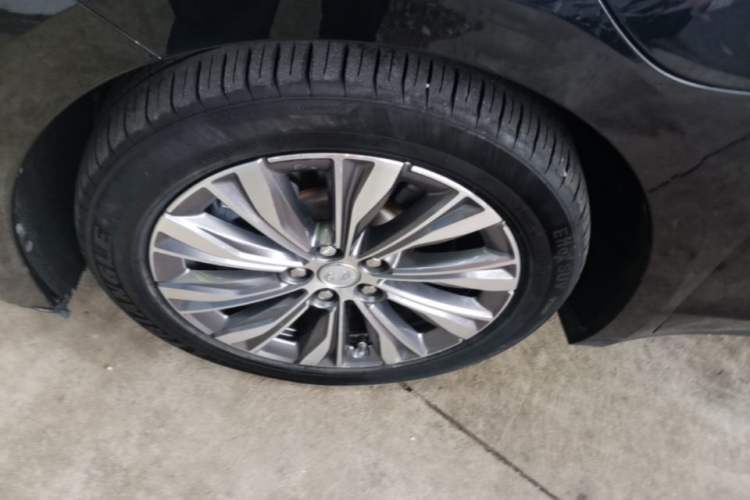 Used Hongqi E-QM5 2022 431 km Charge & Enjoy Edition Left Front Wheel Hub