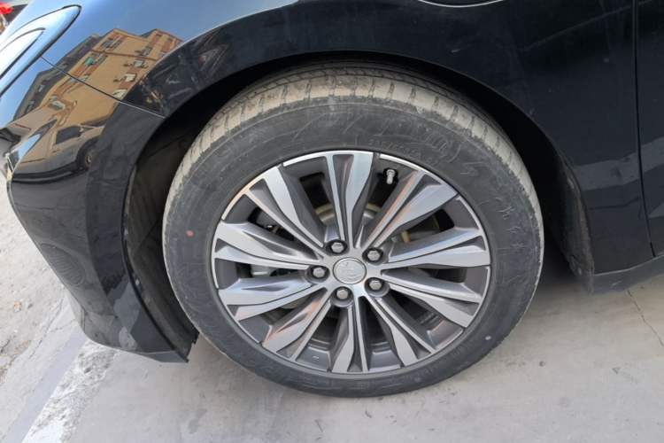 Used Hongqi E-QM5 2022 431 km Charge & Enjoy Edition Left Front Wheel Hub