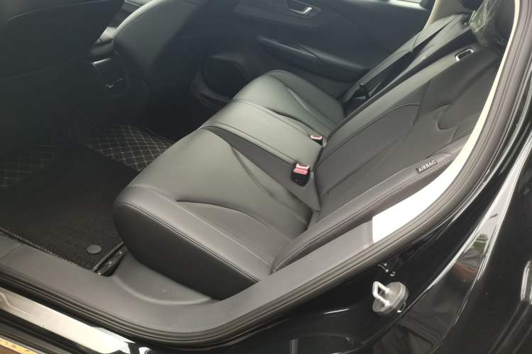 Used Hongqi E-QM5 2022 431 km Charge & Enjoy Edition Left Rear Seat
