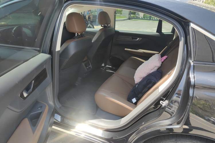 Used Hongqi E-QM5 2022 431 km Charge & Enjoy Edition Left Rear Seat