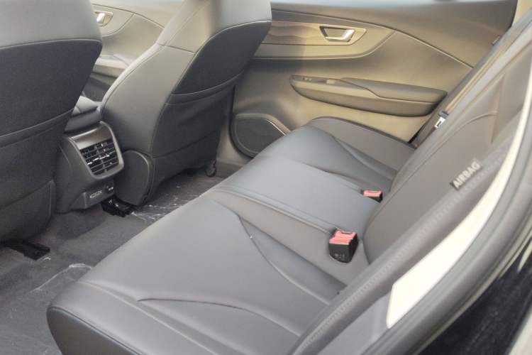 Used Hongqi E-QM5 2022 431 km Charge & Enjoy Edition Left Rear Seat