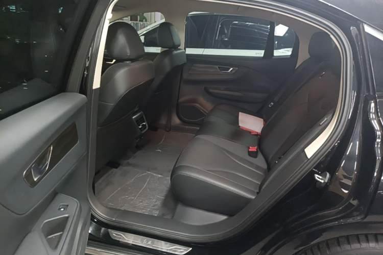 Used Hongqi E-QM5 2022 431 km Charge & Enjoy Edition Left Rear Seat