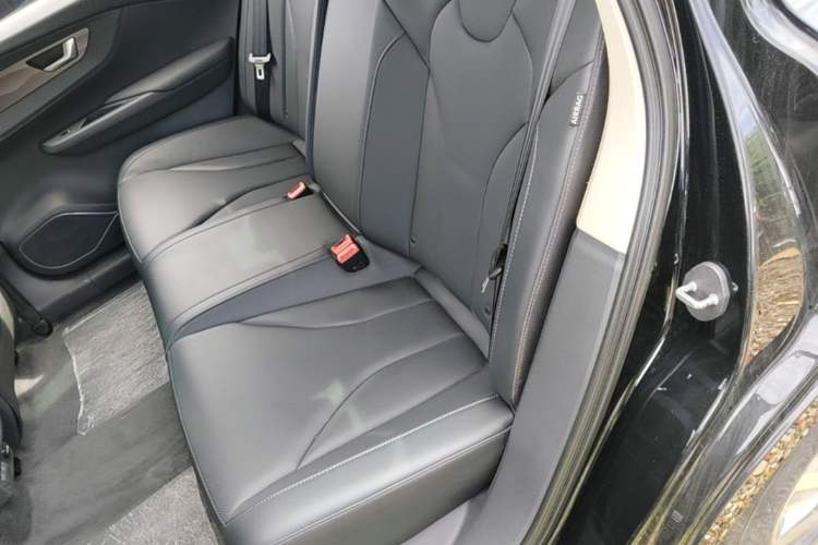 Used Hongqi E-QM5 2022 431 km Charge & Enjoy Edition Left Rear Seat