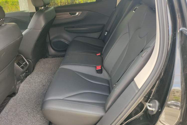 Used Hongqi E-QM5 2022 431 km Charge & Enjoy Edition Left Rear Seat