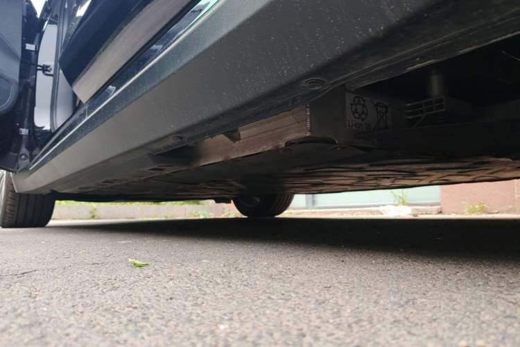 Used Hongqi E-QM5 2022 431 km Charge & Enjoy Edition Left Side Sill