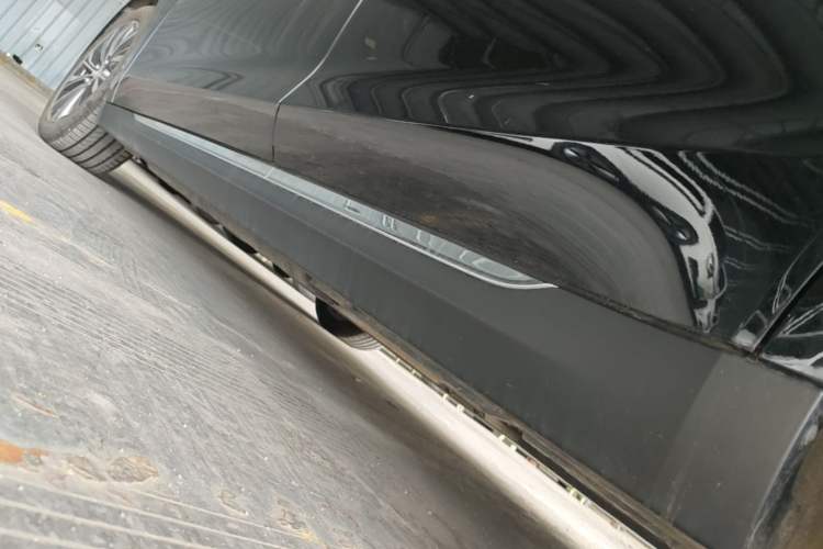 Used Hongqi E-QM5 2022 431 km Charge & Enjoy Edition Left Side Sill