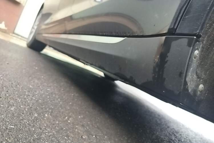 Used Hongqi E-QM5 2022 431 km Charge & Enjoy Edition Left Side Sill