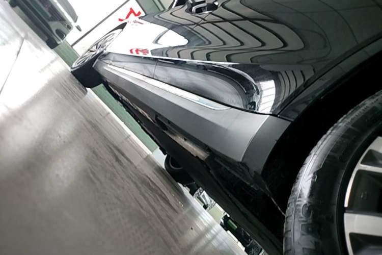 Used Hongqi E-QM5 2022 431 km Charge & Enjoy Edition Left Side Sill
