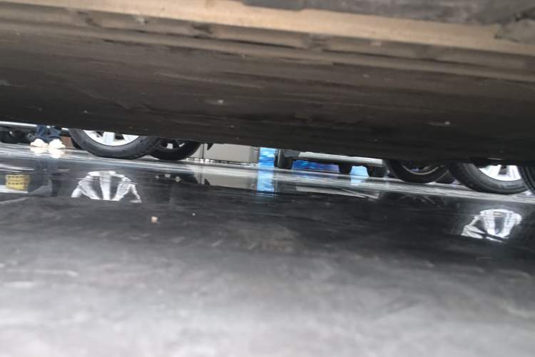 Used Hongqi E-QM5 2022 431 km Charge & Enjoy Edition Left Side Sill