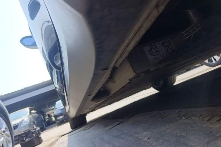 Used Hongqi E-QM5 2022 431 km Charge & Enjoy Edition Left Side Sill
