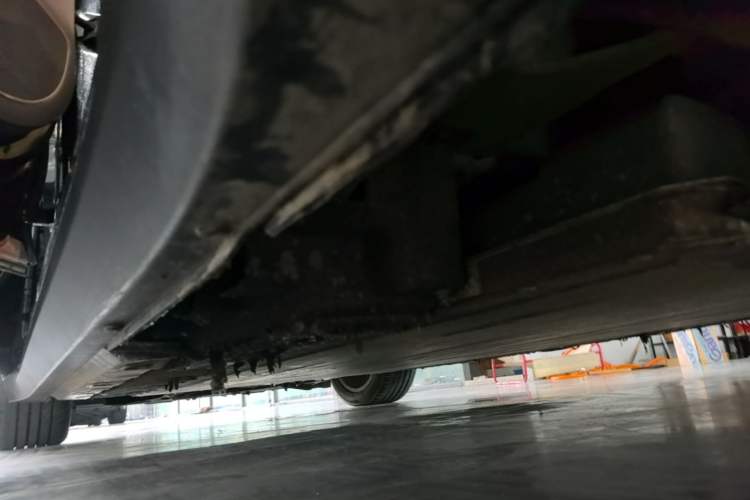 Used Hongqi E-QM5 2022 431 km Charge & Enjoy Edition Left Side Sill