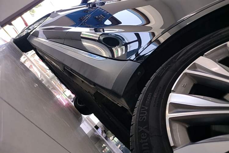 Used Hongqi E-QM5 2022 431 km Charge & Enjoy Edition Left Side Sill