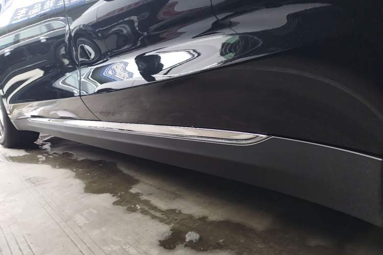 Used Hongqi E-QM5 2022 431 km Charge & Enjoy Edition Left Side Sill
