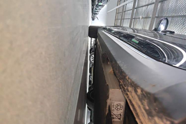 Used Hongqi E-QM5 2022 431 km Charge & Enjoy Edition Left Side Sill
