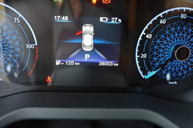Used Hongqi E-QM5 2022 431 km Charge & Enjoy Edition Odometer Close Up