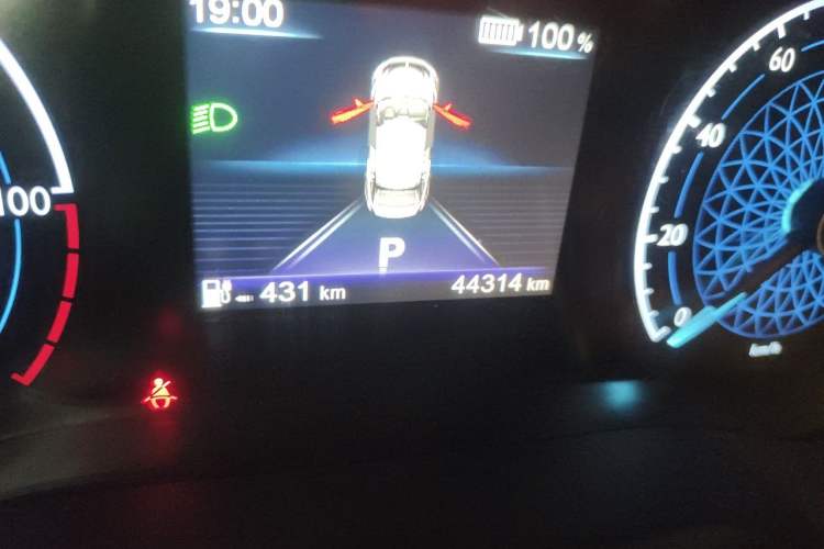 Used Hongqi E-QM5 2022 431 km Charge & Enjoy Edition Odometer Close Up
