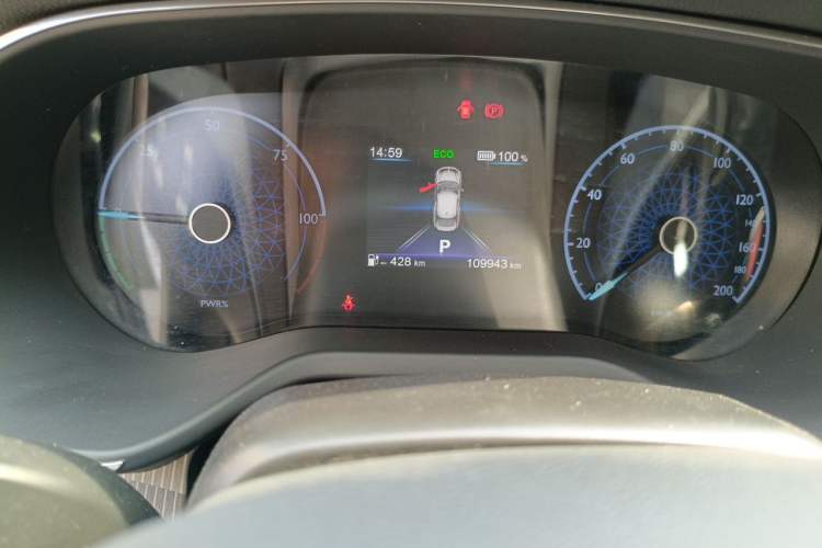 Used Hongqi E-QM5 2022 431 km Charge & Enjoy Edition Odometer Close Up
