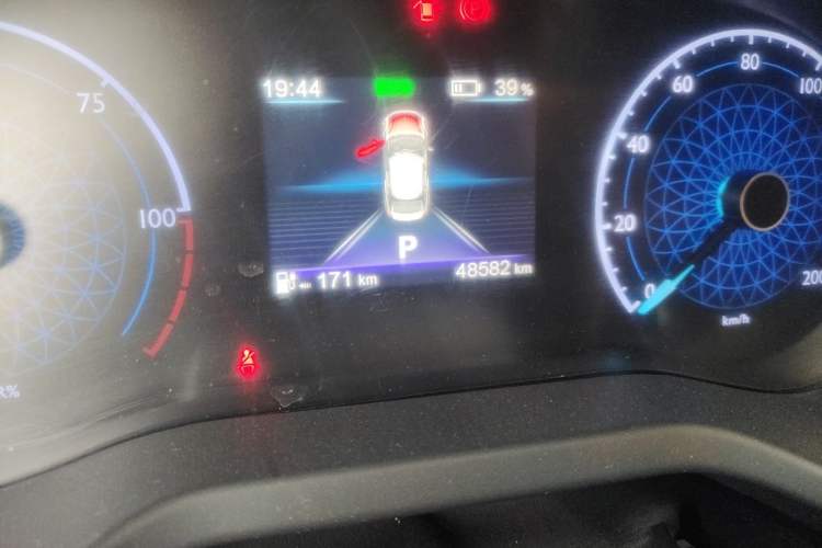 Used Hongqi E-QM5 2022 431 km Charge & Enjoy Edition Odometer Close Up