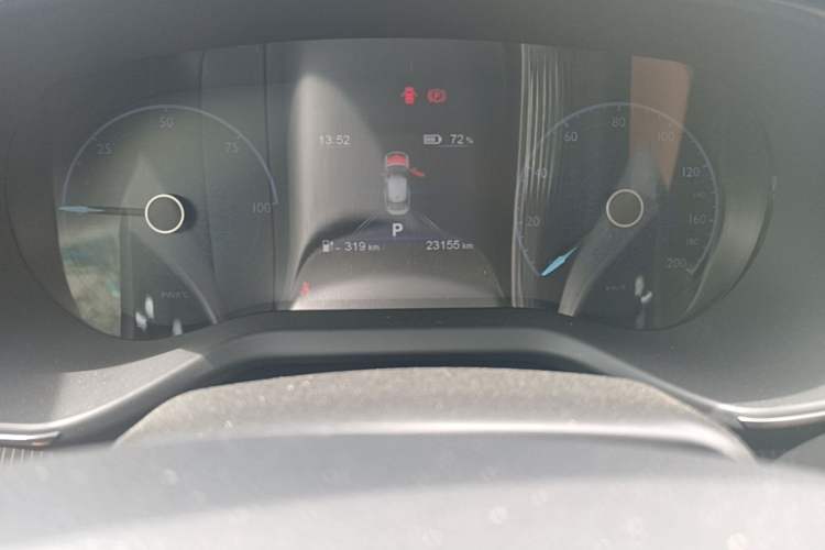 Used Hongqi E-QM5 2022 431 km Charge & Enjoy Edition Odometer Close Up