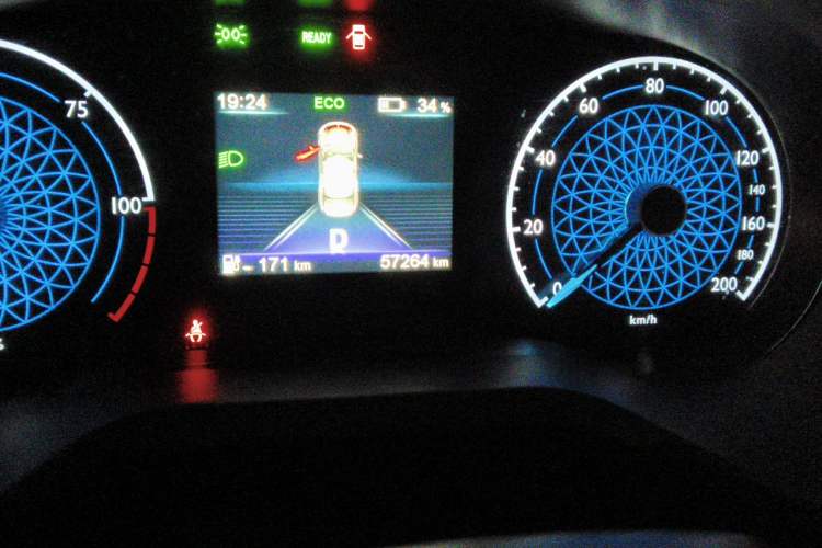 Used Hongqi E-QM5 2022 431 km Charge & Enjoy Edition Odometer Close Up