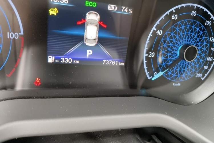 Used Hongqi E-QM5 2022 431 km Charge & Enjoy Edition Odometer Close Up