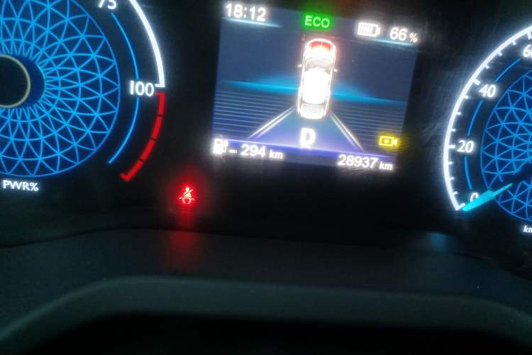 Used Hongqi E-QM5 2022 431 km Charge & Enjoy Edition Odometer Close Up