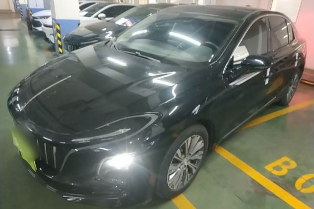Used Hongqi E-QM5 2022 431 km Charge & Enjoy Edition