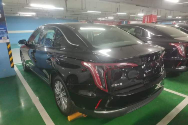 Used Hongqi E-QM5 2022 431 km Charge & Enjoy Edition Rear Left 45 Deg