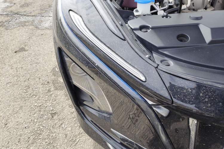 Used Hongqi E-QM5 2022 431 km Charge & Enjoy Edition Right Front Headlight