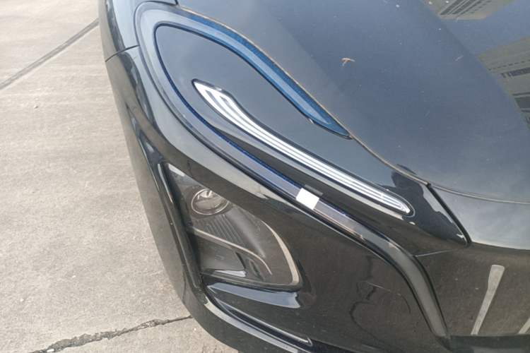 Used Hongqi E-QM5 2022 431 km Charge & Enjoy Edition Right Front Headlight