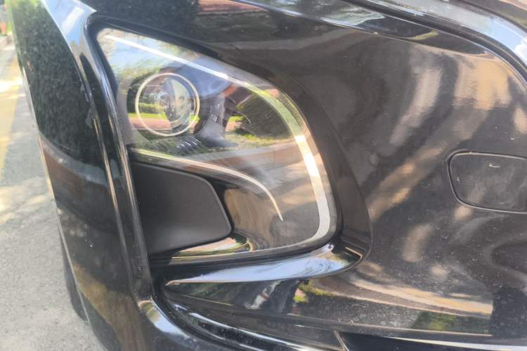 Used Hongqi E-QM5 2022 431 km Charge & Enjoy Edition Right Front Headlight
