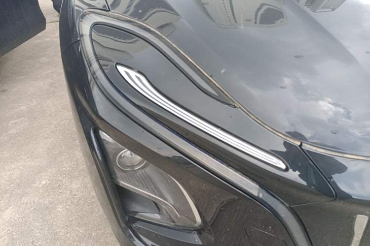 Used Hongqi E-QM5 2022 431 km Charge & Enjoy Edition Right Front Headlight