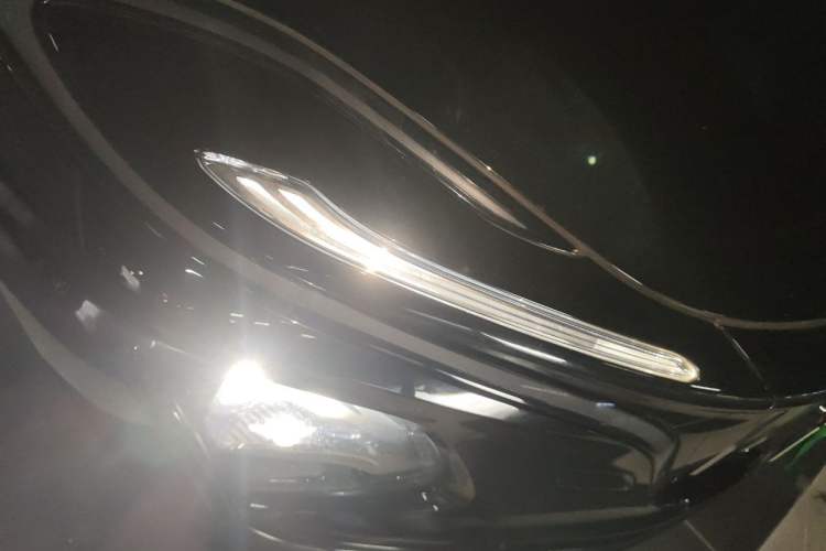 Used Hongqi E-QM5 2022 431 km Charge & Enjoy Edition Right Front Headlight
