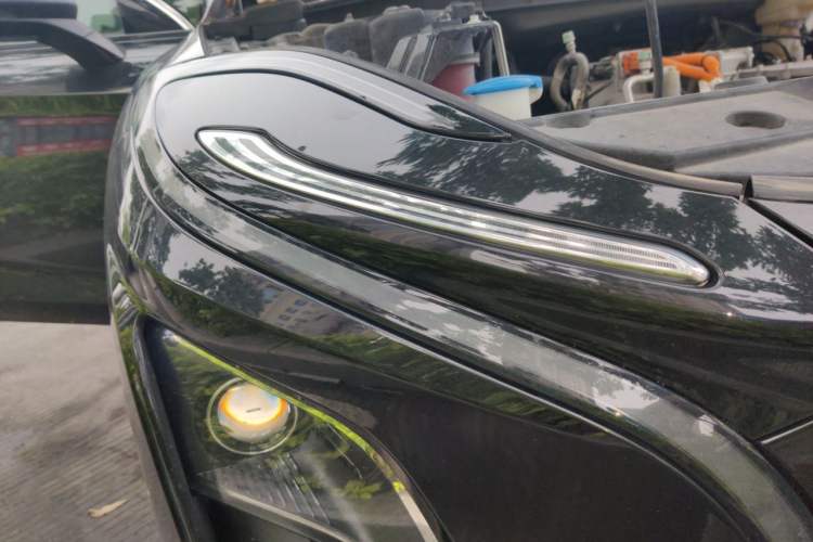 Used Hongqi E-QM5 2022 431 km Battery-Swap Enjoyment Version Right Front Headlight