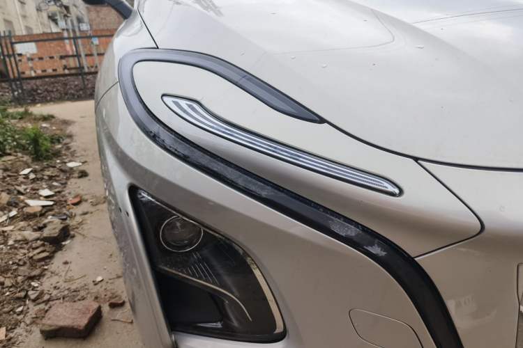 Used Hongqi E-QM5 2022 431 km Charge & Enjoy Edition Right Front Headlight
