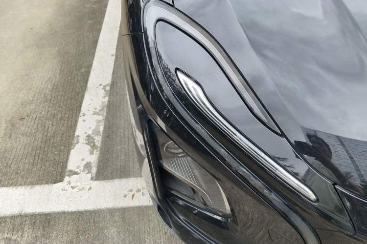 Used Hongqi E-QM5 2022 431 km Charge & Enjoy Edition Right Front Headlight
