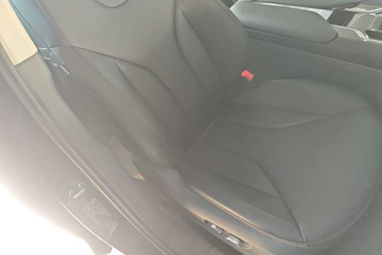 Used Hongqi E-QM5 2022 431 km Charge & Enjoy Edition Right Front Seat