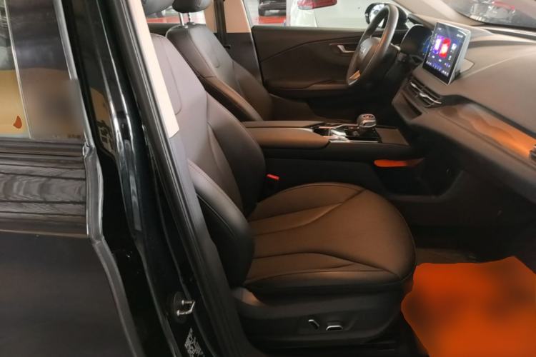 Used Hongqi E-QM5 2022 431 km Charge & Enjoy Edition Right Front Seat