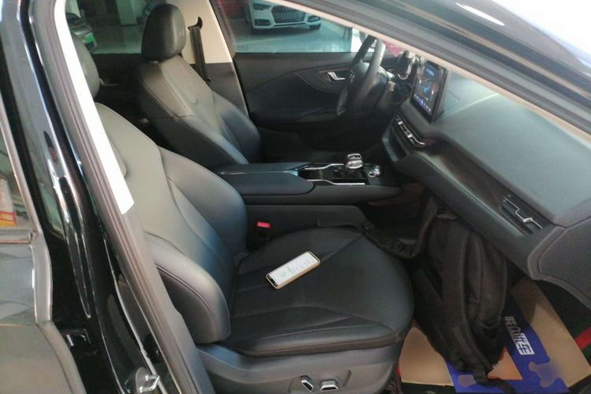 Used Hongqi E-QM5 2022 431 km Charge & Enjoy Edition Right Front Seat