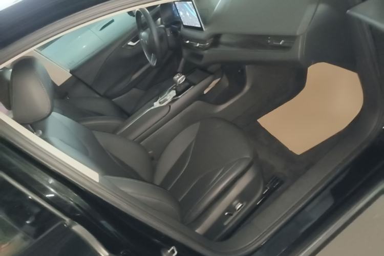 Used Hongqi E-QM5 2022 431 km Charge & Enjoy Edition Right Front Seat