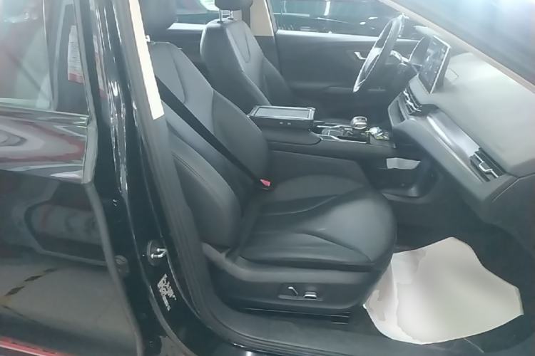 Used Hongqi E-QM5 2022 431 km Charge & Enjoy Edition Right Front Seat