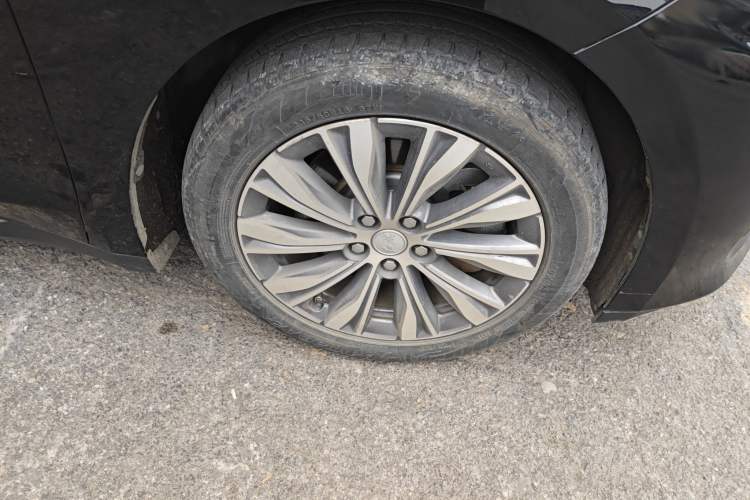 Used Hongqi E-QM5 2022 431 km Charge & Enjoy Edition Right Front Wheel Hub