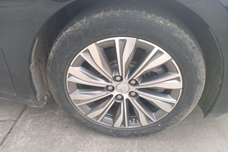 Used Hongqi E-QM5 2022 431 km Charge & Enjoy Edition Right Front Wheel Hub