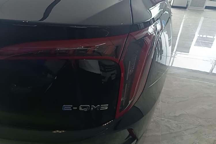 Used Hongqi E-QM5 2022 431 km Charge & Enjoy Edition Right Rear Taillight