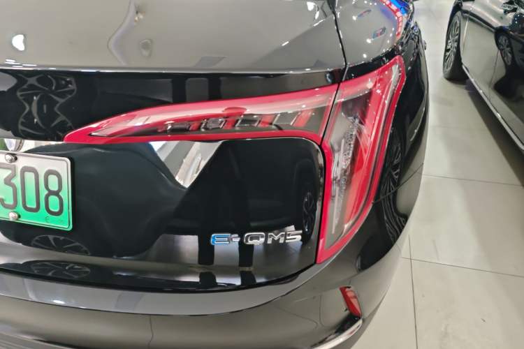 Used Hongqi E-QM5 2022 431 km Charge & Enjoy Edition Right Rear Taillight