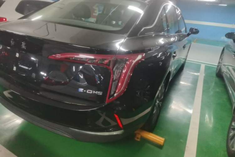 Used Hongqi E-QM5 2022 431 km Charge & Enjoy Edition Right Rear Taillight