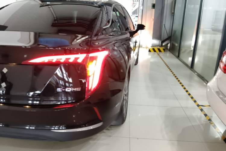 Used Hongqi E-QM5 2022 431 km Charge & Enjoy Edition Right Rear Taillight