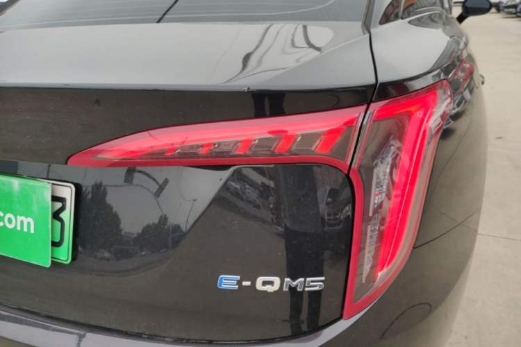 Used Hongqi E-QM5 2022 431 km Charge & Enjoy Edition Right Rear Taillight