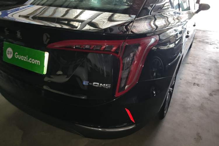 Used Hongqi E-QM5 2022 431 km Charge & Enjoy Edition Right Rear Taillight
